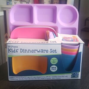 NWT Kids Colorful Your Zone 24-Piece BPA-Free Plastic Dinnerware Set